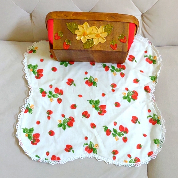 Kitchen Vintage Bread Basket Cloth Liner Strawberry 8s Retro Fabric
